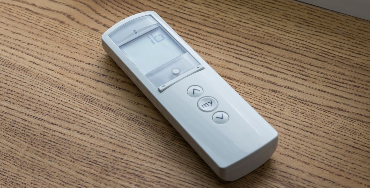 Remote control for window blinds Remote control for window blinds
